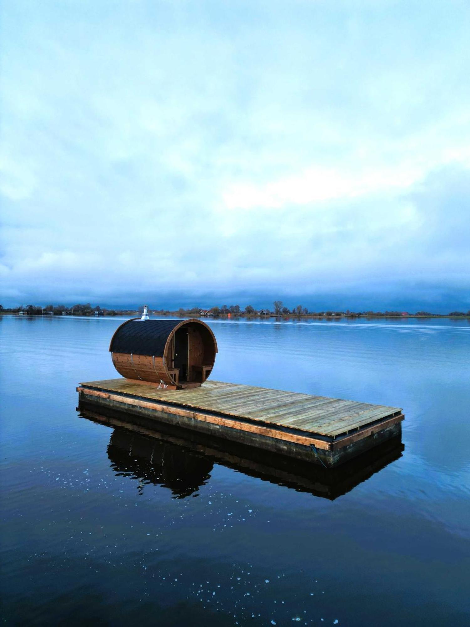 Pean-Buiten Waterlodges Nes  Exterior foto